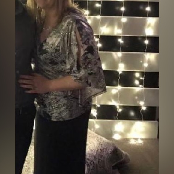 Women’s Dressy Shirt Size L - Picture 6 of 6